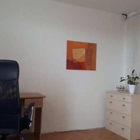 Room In Apartment Prague 3 외부 사진