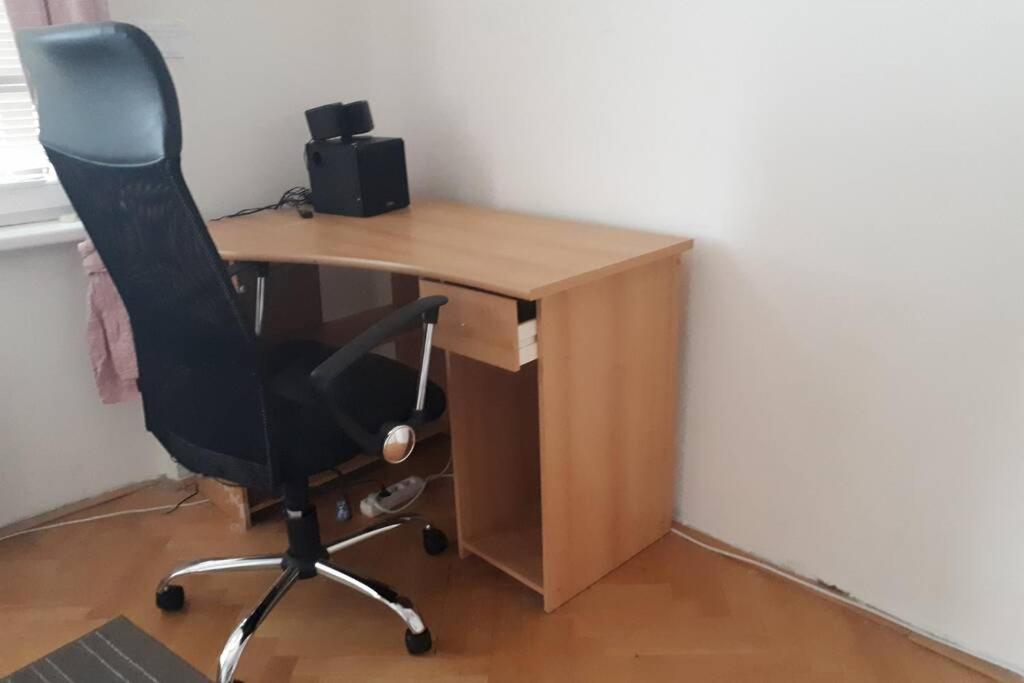 Room In Apartment Prague 3 외부 사진