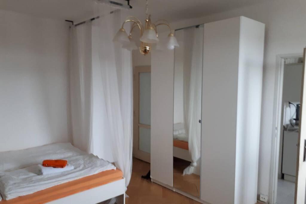 Room In Apartment Prague 3 외부 사진